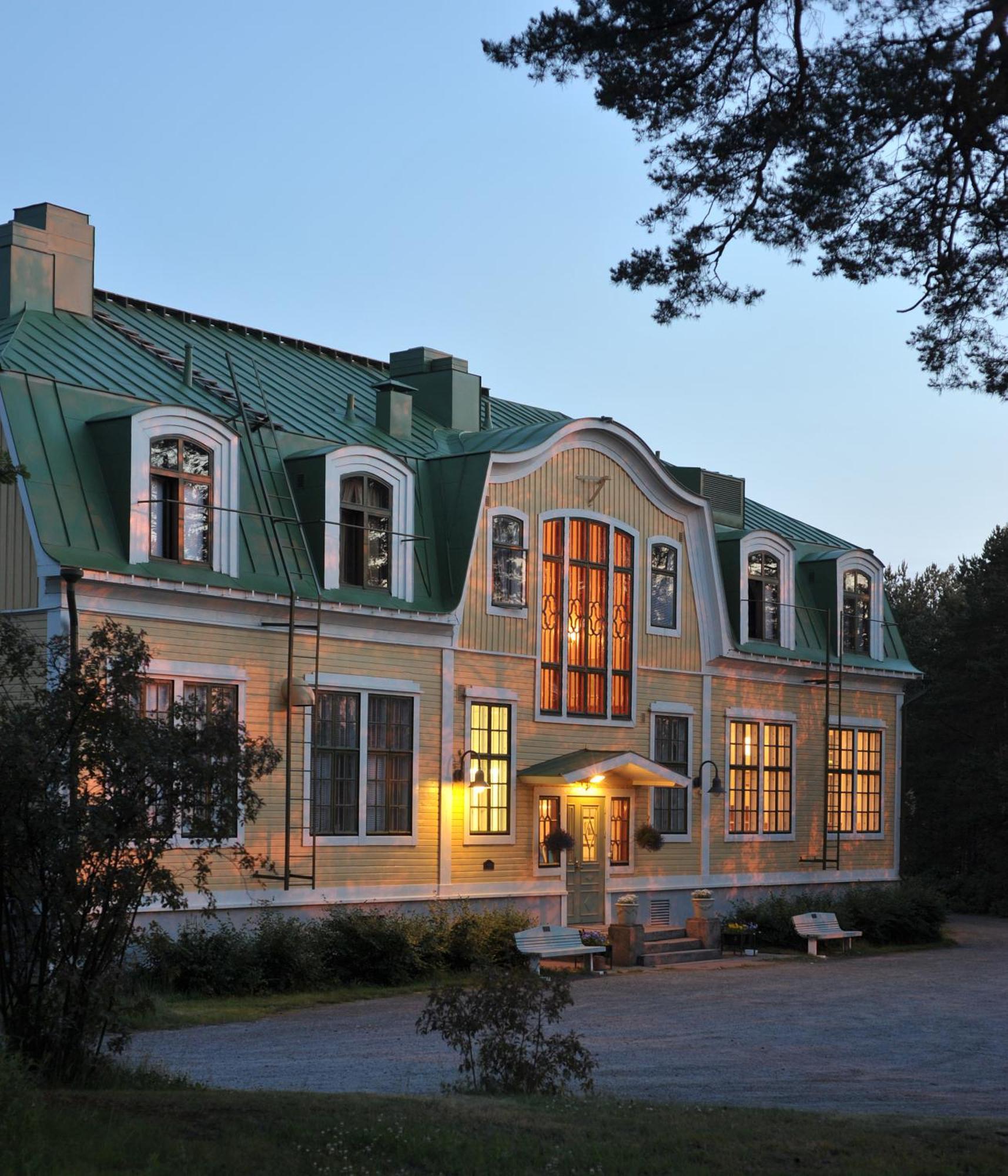 Maentyluodon Hotelli Пори Екстериор снимка